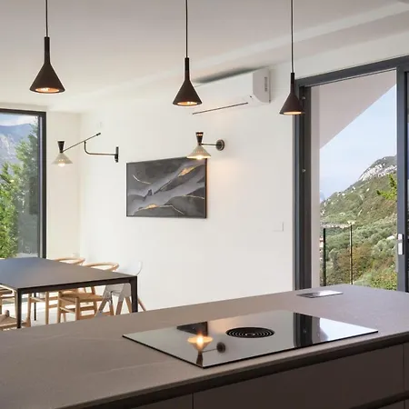 Apartment Residenza Dimora Privata With Pool Malcesine
