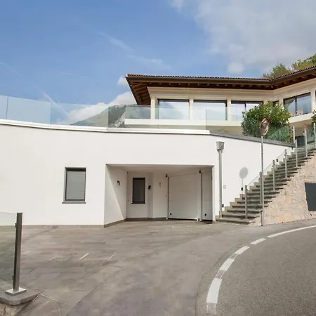 Residenza Dimora Privata With Pool Lägenhet Malcesine